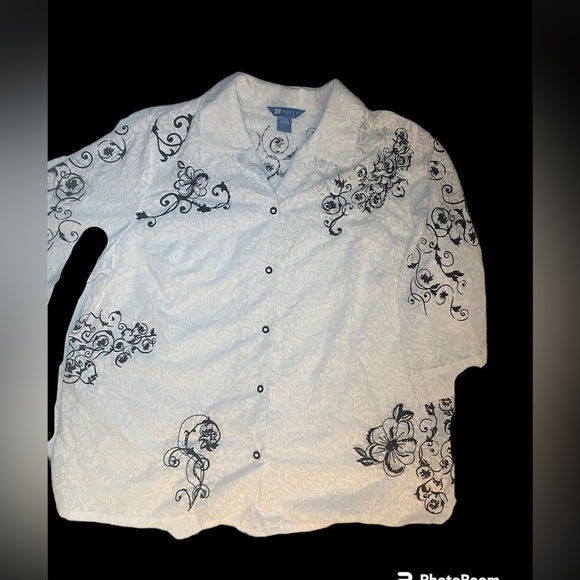 Koret women’s button down shirt mid length sleeves beading detail size 20W. - Picture 1 of 7